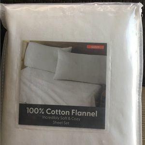 New Koolaburra by UGG Queen Flannel sheet set